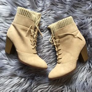 Like new suede heeled booties